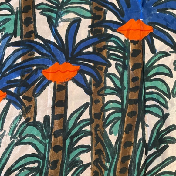 Kendra Dandy Womens Palm Tree And Lips Silk Scarf - Picture 4 of 4